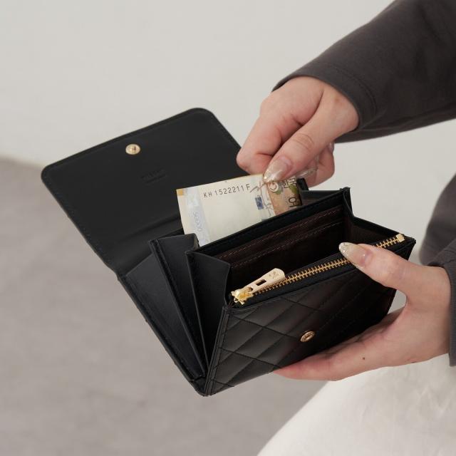 ラシット（russet）/キルティングレザー二つ折りウォレット(SO−428)