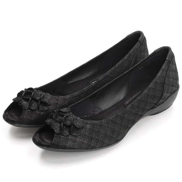 コンポジション9（composition9）/【大きいサイズ】フラワーモチーフオープントゥコンフォートパンプス