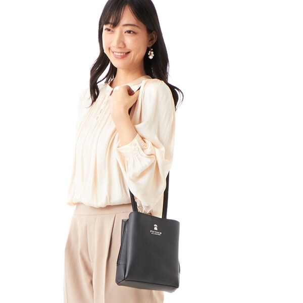 ピッコーネ・アッチェッソーリ（PICONE ACCESSORI）/ピッコーネ アチェッソーリ　ポーチ