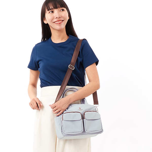 ピッコーネ・アッチェッソーリ（PICONE ACCESSORI）/ピッコーネ アチェッソーリ 撥水生地当てはめる2WAYうしろ側