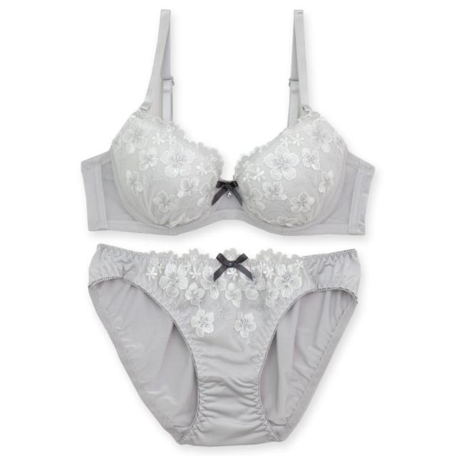 フランデランジェリー（fran de lingerie）/刺繍が可愛いブラ