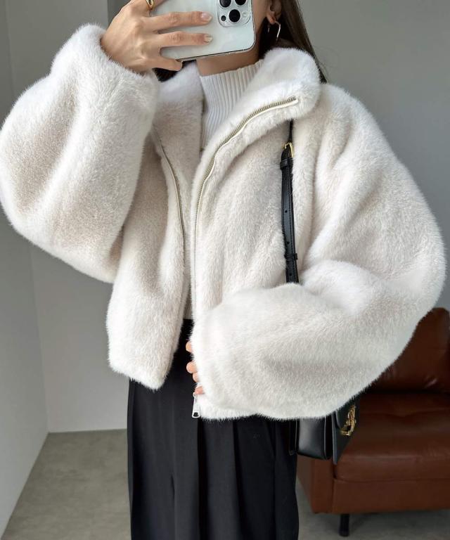 アンドミー（andme）/フェイクファー スタンド ショート丈 ブルゾンの通販は 6,239円