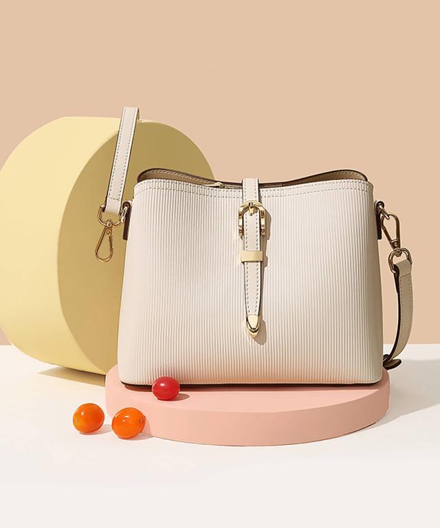 メキシカン/牛床革ストライプ調型押しショルダーバッグの通販は 4,735円