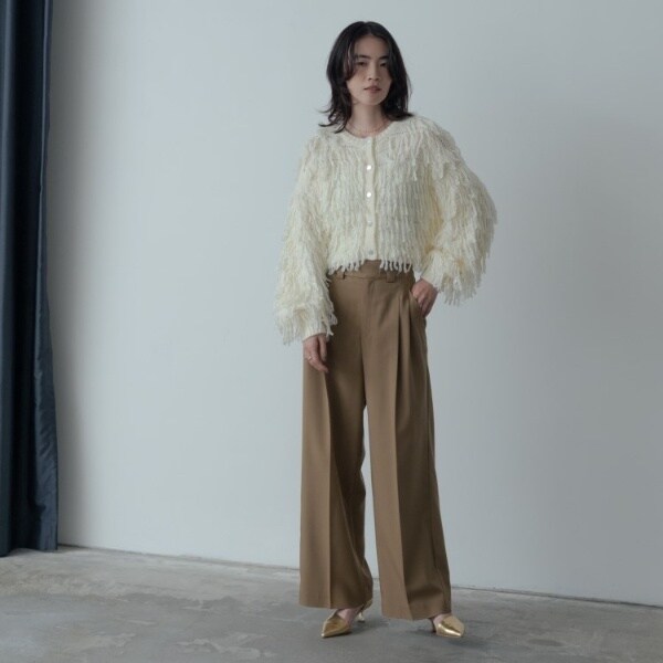 Mila Owen（ミラオーウェン）の「クロップドループヤーンカーディガン