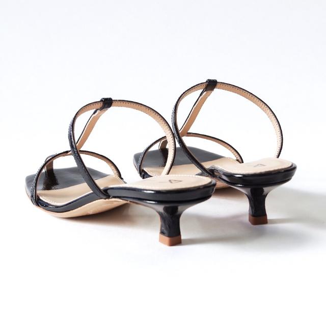 ファビオ ルスコーニ（FABIO RUSCONI）/Tストラップサンダル 2518