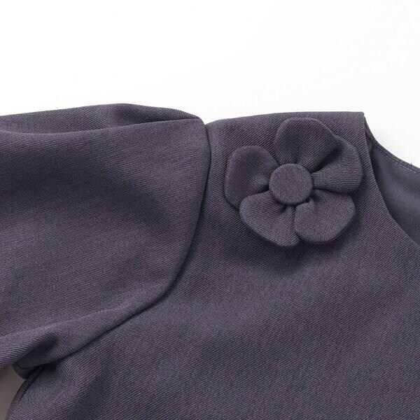 ベベ プチ ポワ ヴェール（BeBe Petits Pois Vert）/立体花モチーフ斜めタックワンピース(95~150cm)_12