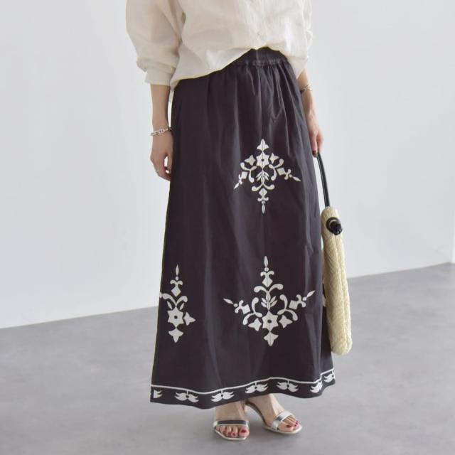 カランシエル（quaranciel）/quaranciel:〈洗濯機可能〉エンブロイダリー フレア ロング スカート