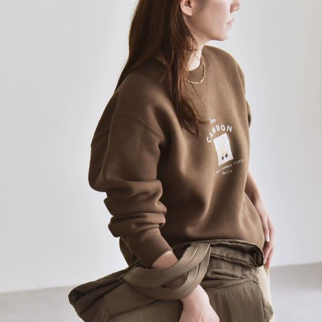 カランシエル（quaranciel）/《一部追加予約》ANGE IN DISGUISE:〈手洗い可能〉フォト＆ロゴ スウェット