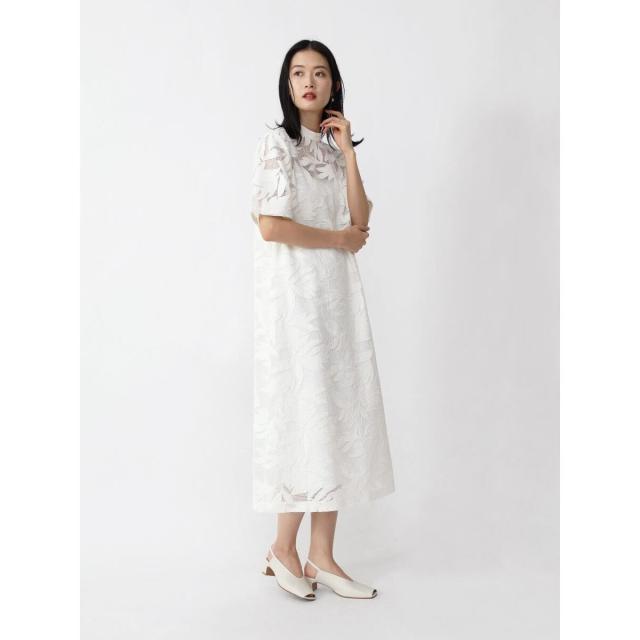 Rie！新品！resilリーフエンブロイダリーレースワンピース34000円 レジル（resil）/リーフエンブロイダリーレースワンピースの通販はau