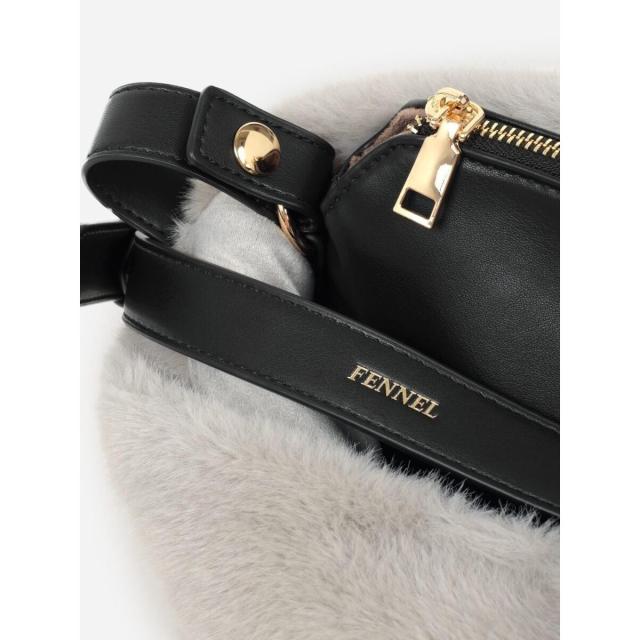 フェンネル（FENNEL）/ビジューブローチ付きフェイクファートート