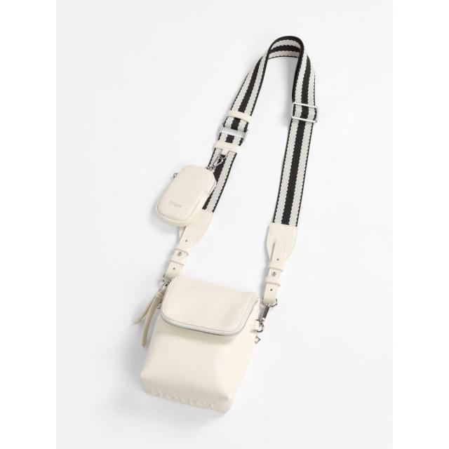 ヌエール（nouer）/ボトムエンボスショルダーバッグ(Ivory Silver)の