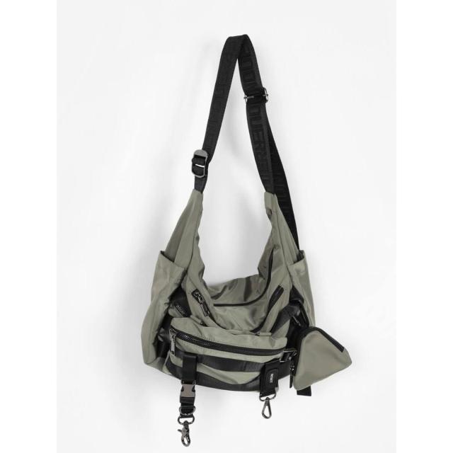 ヌエール（nouer）/ミリタリーライクメニーポケットバッグ