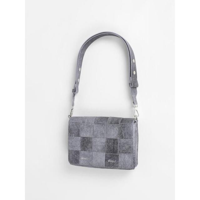 ヌエール（nouer）/デニムライク編み込みスクエアバッグ