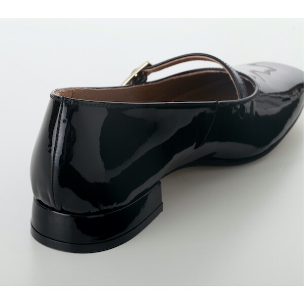 ジーアール（gr．）/23cm−26cmスクエアトゥベルトストラップパンプス