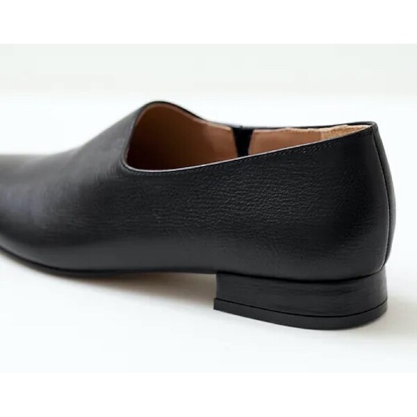 ジーアール（gr．）/スクエアトゥ深めパンプス［ブラック］