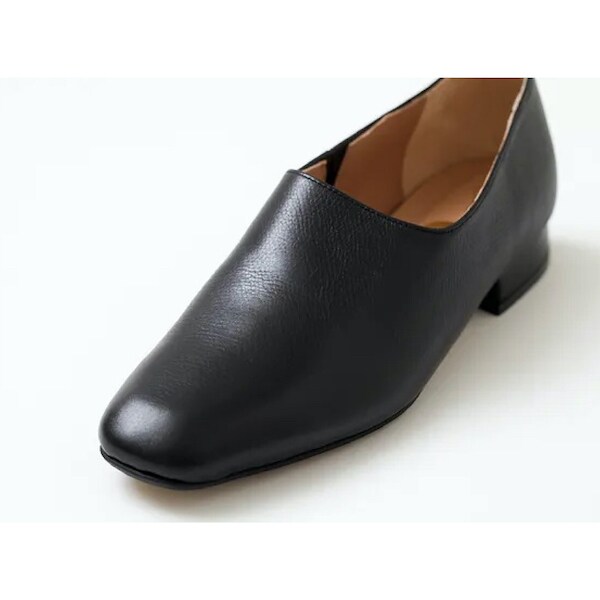 ジーアール（gr．）/スクエアトゥ深めパンプス［ブラック］