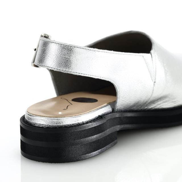 ジーアール（gr．）/本革やわらかバックベルトサンダル［シルバー］ ジーアール（gr．）/本革やわらかバックベルトサンダル［シルバー］の