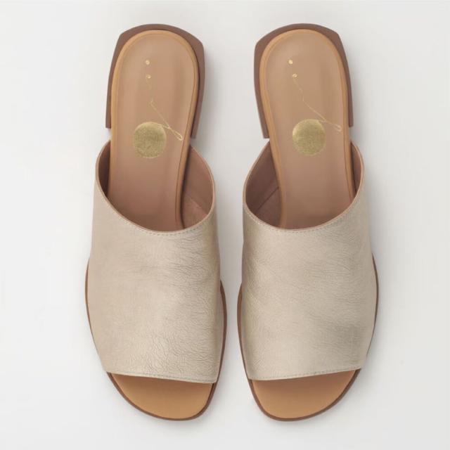 ジーアール（gr．）/本革やわらかミュールサンダル／ゴールド（約22cm−26cm)