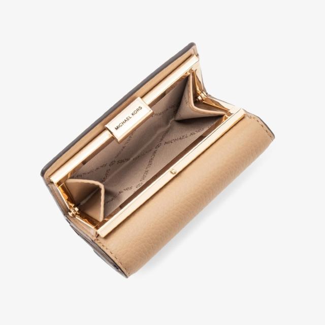 マイケル・教科課程（Michael Kors）/JET SET TRAVEL パウダーコンパクト ウォレット 並み並み