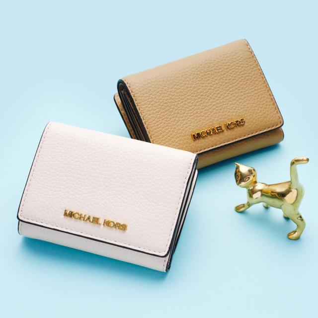 マイケル・教科課程（Michael Kors）/JET SET TRAVEL パウダーコンパクト ウォレット 並み並み