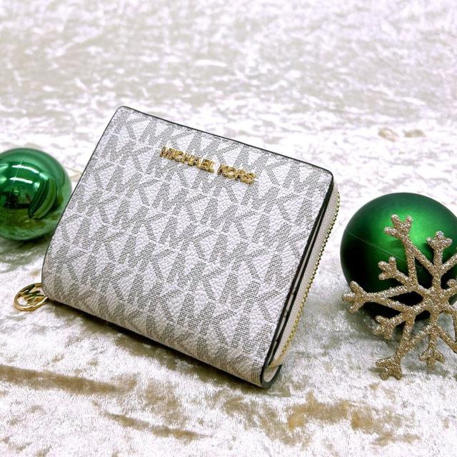 マイケル・コース（Michael Kors）/JET SET TRAVEL ジップ チャーム ウォレット ミディアム − MKシグネチャー