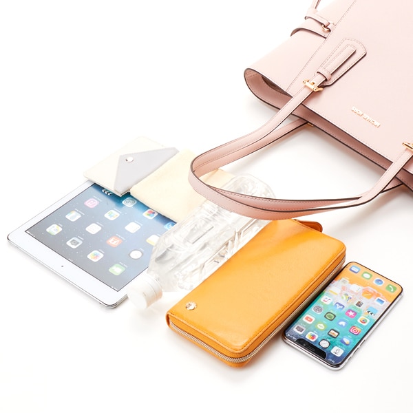 Michael Kors サフィアーノレザーポケット付iPhone7PLUS ケース Michael Kors サフィアーノレザーポケット付iPhone7PlUS ケース