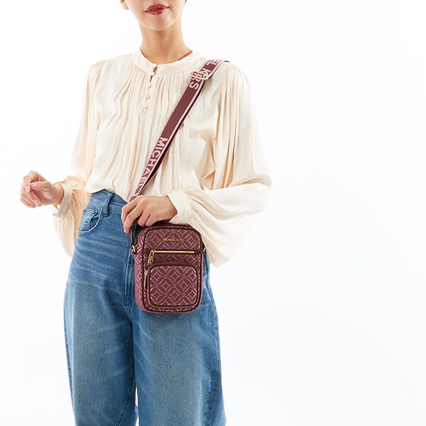 マイケル・コース（Michael Kors）/JET SET ITEM メタリック ロゴ ジャ 