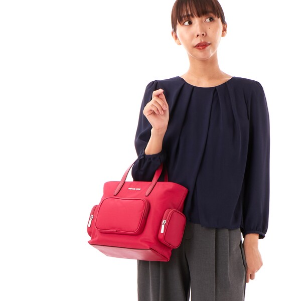 【MICHAEL KORS】KHAI カーゴ ポケット トート スモール 公式アウトレット】KHAI カーゴ ポケット トート スモール
