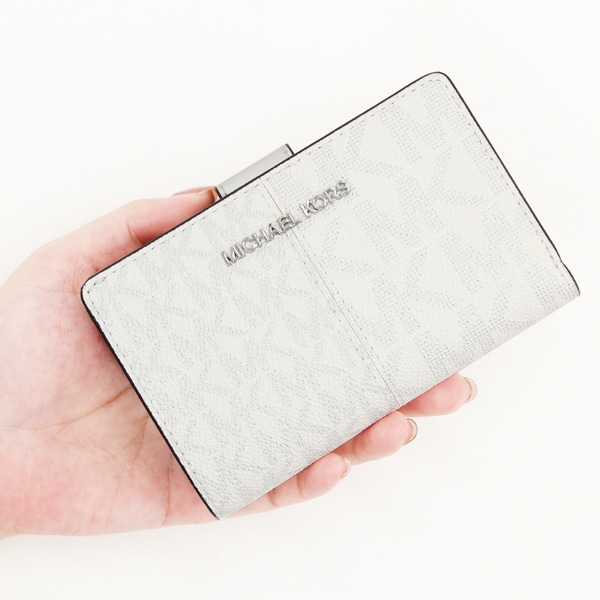 マイケル・コース（Michael Kors）/JET SET TRAVEL ビルフォールド ジップ コンパクト ウォレット ミディアム