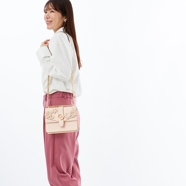 マイケル・コース（Michael Kors）/GREENWICH エンブリッシュ トリム クロスボディ スモール − MKシグネチャー
