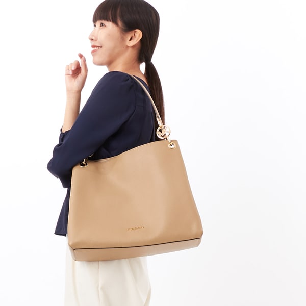 マイケル・コース（Michael Kors）/CHRISTINA ぺブル レザー ショルダー ラージ