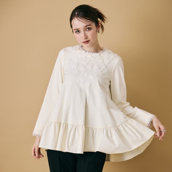 オーディア ミューズ（Audie a Muses）/胸元フラワー×レースブラウス