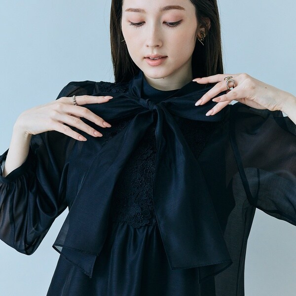 オーディア ミューズ（Audie a Muses）/フラワーレースリボンタイ付きブラウス