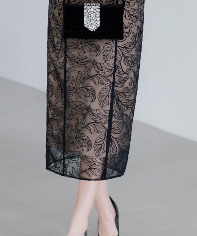 レジャ（Leja）/花柄刺繍チュールアシンメトリーIラインドレス レジャ（Leja）/花柄刺繍チュールアシンメトリーIラインドレス