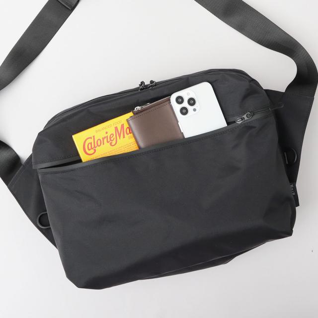 極美品/PAPAS/ショルダー/メッセンジャーバッグ/ネイビー/A4収納可能 極美品/PAPAS/ショルダー/メッセンジャーバッグ/ネイビー/A4収納可能