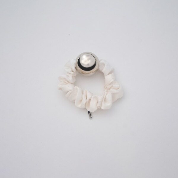 コードエー（CODE A）/heyep｜Medium Metal Ball Silk Scrunchieの通販は