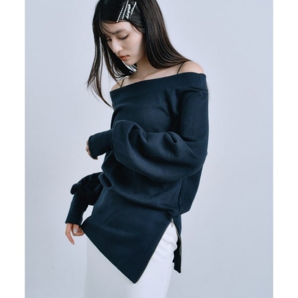 コードエー（CODE A）/off−shoulder sweat
