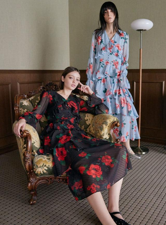 コエル(COEL)/ローズプリントティアードワンピースの通販は 26,499円