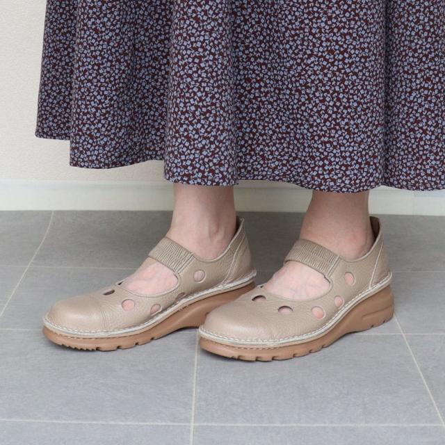 ドラ（Dola）/日本製 パンチング ストラップ スリッポン