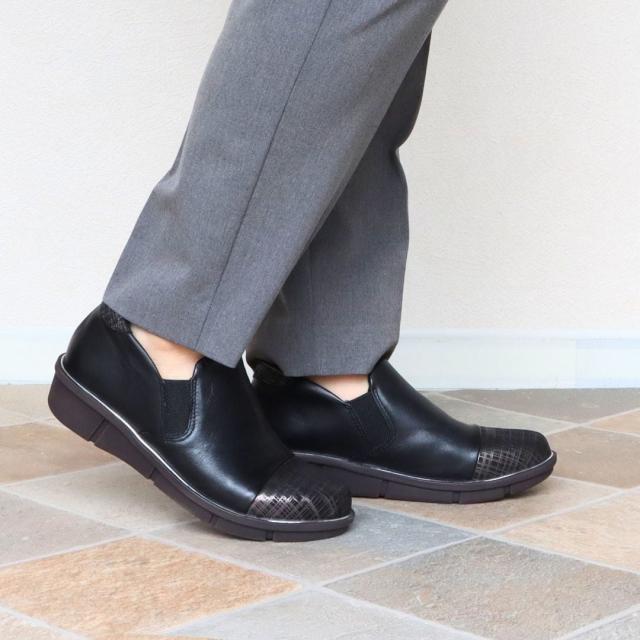 トゥービーコンティニュード（to be continued）/to be continued シルバー ライン レザー スリッポン