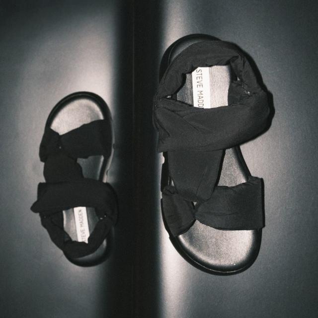 スティーブマデン（STEVE MADDEN）/クッションベルトサンダル