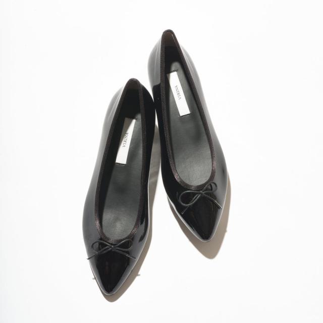 ヴィリーナ（VIRINA）/晴雨兼用ポインテッドバレエシューズ（エナメル）