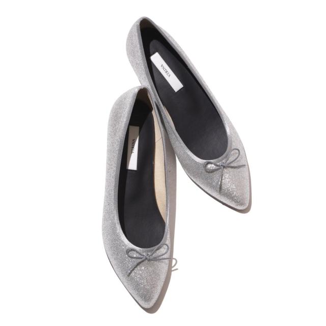 ヴィリーナ 晴雨兼用ポインテッドバレエシューズ(グリッターシルバー) 歩きやすさを追求したママのためのバレエシューズ