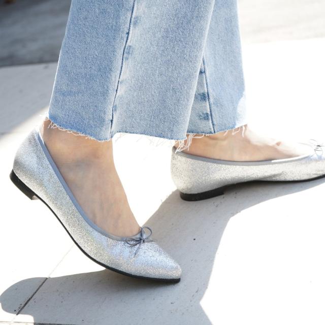 ヴィリーナ 晴雨兼用ポインテッドバレエシューズ(グリッターシルバー) 歩きやすさを追求したママのためのバレエシューズ