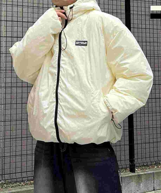 イルズ（ILLS）/ILL’S ラバーワンポイントロゴ エコダウンジャケットフーディー