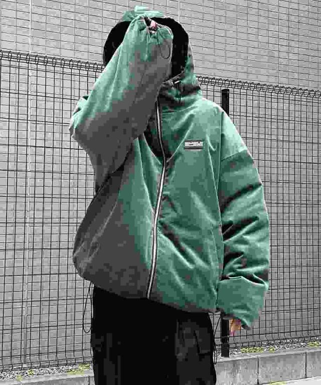 イルズ（ILLS）/ILL’S ラバーワンポイントロゴ エコダウンジャケットフーディー イルズ（ILLS）/ILL'S ラバーワンポイントロゴ エコダウンジャケット