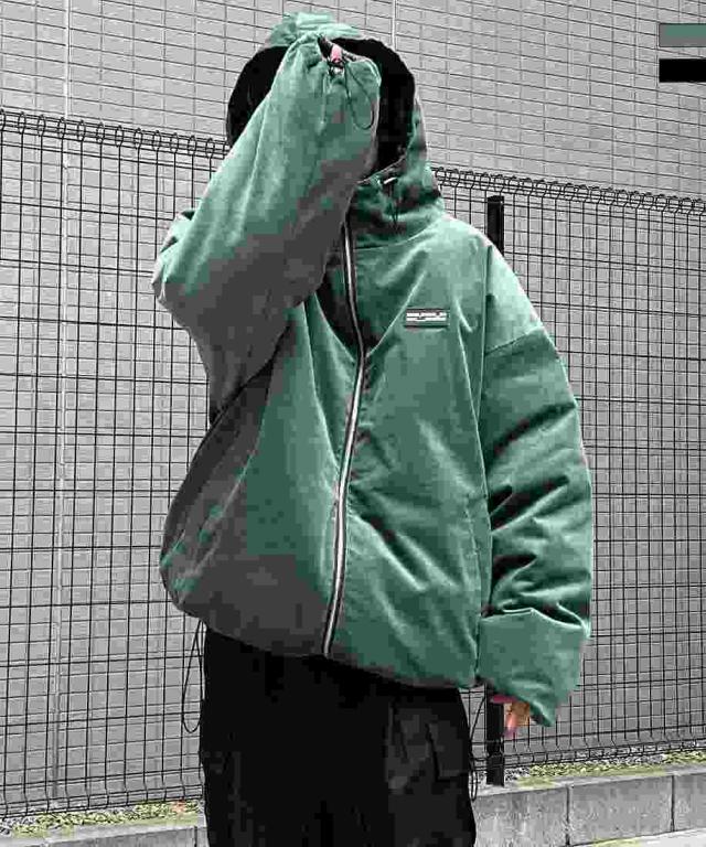 イルズ（ILLS）/ILL’S ラバーワンポイントロゴ エコダウンジャケットフーディー