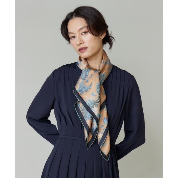 フェイバリット スキナモノ（FAVORITE SUKINAMONO）/Classical Dahlia Scarfスカーフ《Tapis Noir》