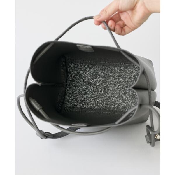 フェイバリット スキナモノ（FAVORITE SUKINAMONO）/SOFT SHRINK レザークロスボディバッグ《YAHKI》