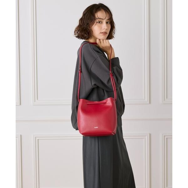 フェイバリット スキナモノ（FAVORITE SUKINAMONO）/SOFT SHRINK レザークロスボディバッグ《YAHKI》